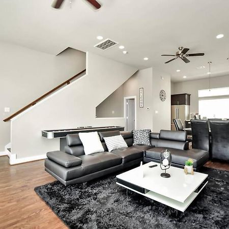 Amazing Rooftop! Downtown Skyline Views!!! Sleeps 15 Х'юстон Екстер'єр фото