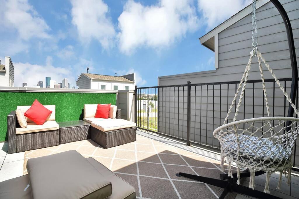 Amazing Rooftop! Downtown Skyline Views!!! Sleeps 15 Х'юстон Екстер'єр фото
