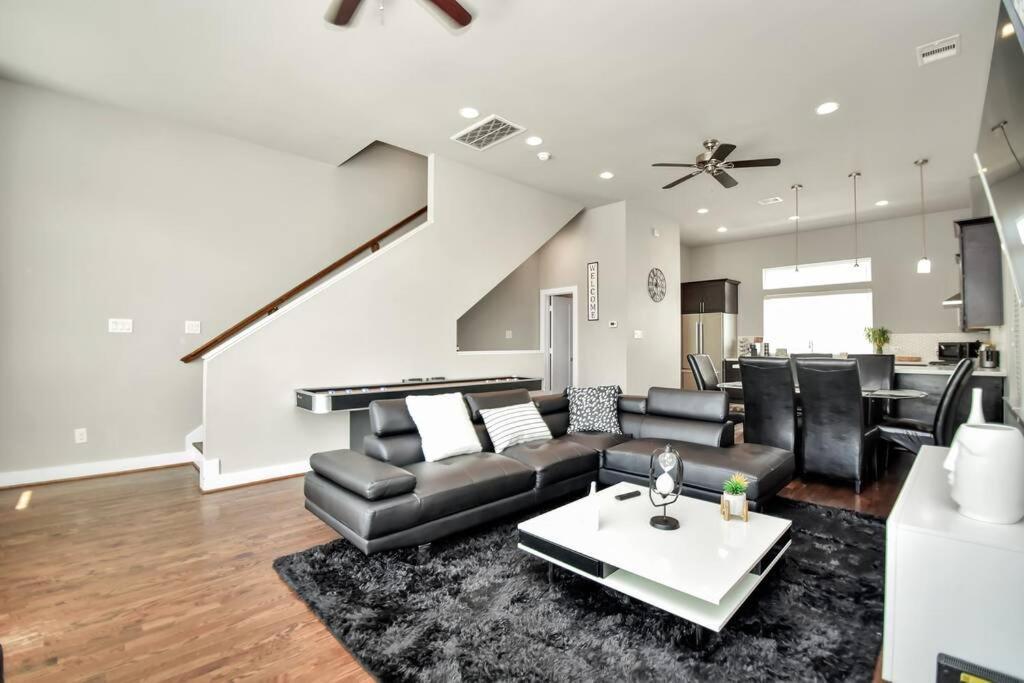 Amazing Rooftop! Downtown Skyline Views!!! Sleeps 15 Х'юстон Екстер'єр фото