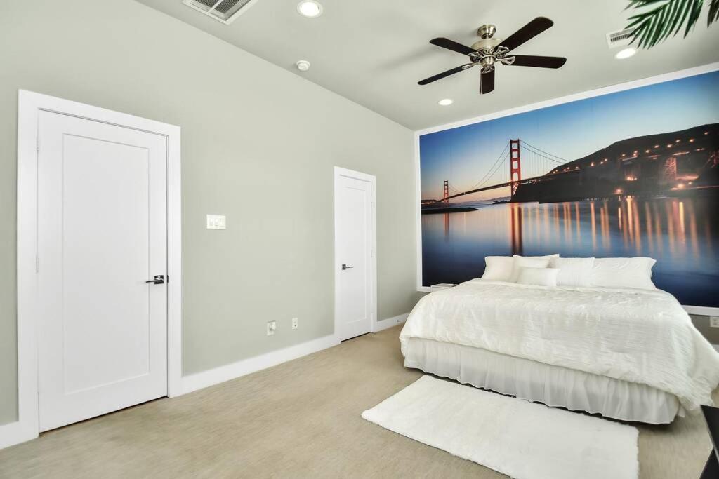 Amazing Rooftop! Downtown Skyline Views!!! Sleeps 15 Х'юстон Екстер'єр фото