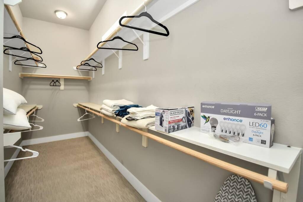 Amazing Rooftop! Downtown Skyline Views!!! Sleeps 15 Х'юстон Екстер'єр фото